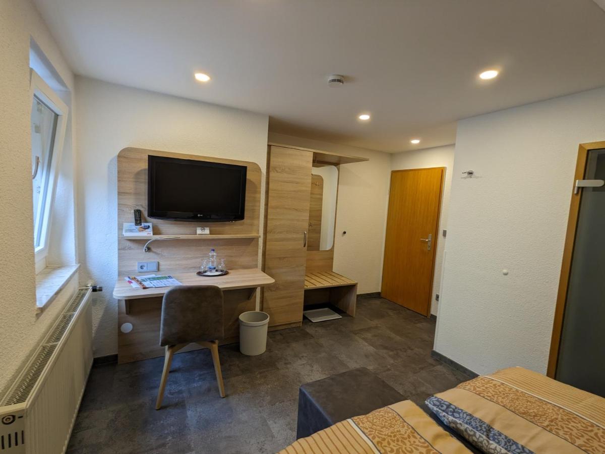 Hotel Zum Schwarzen Baeren Vohenstrauss Exterior foto