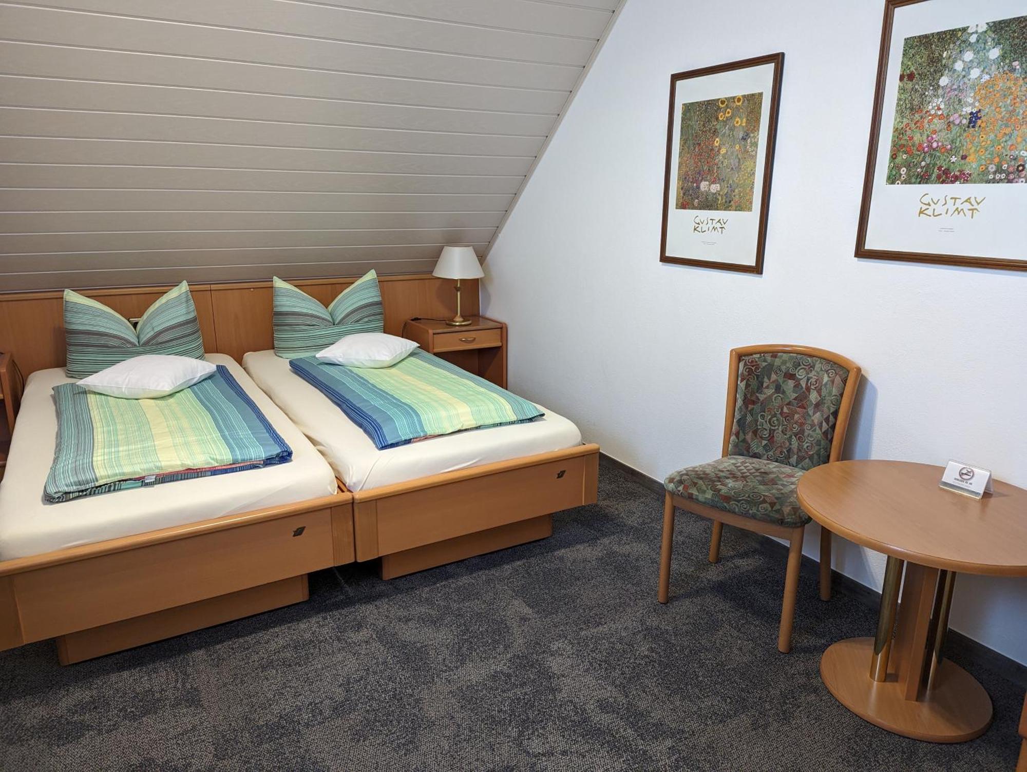 Hotel Zum Schwarzen Baeren Vohenstrauss Exterior foto
