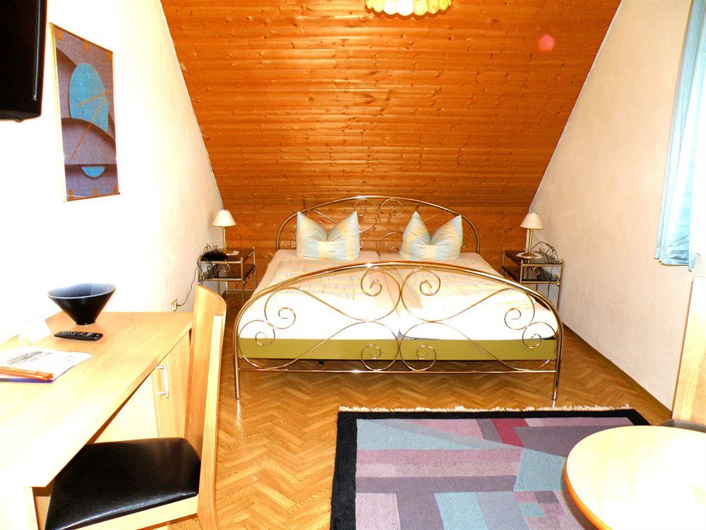 Hotel Zum Schwarzen Baeren Vohenstrauss Exterior foto